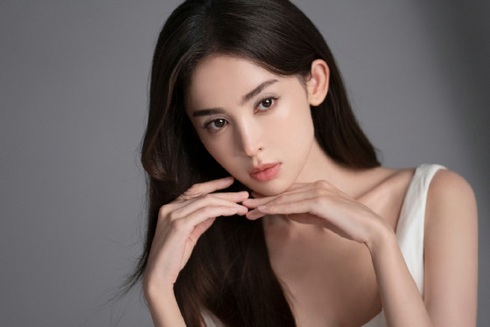 柠萌影视携手爱奇艺打造古装剧《一念江南》正式开机